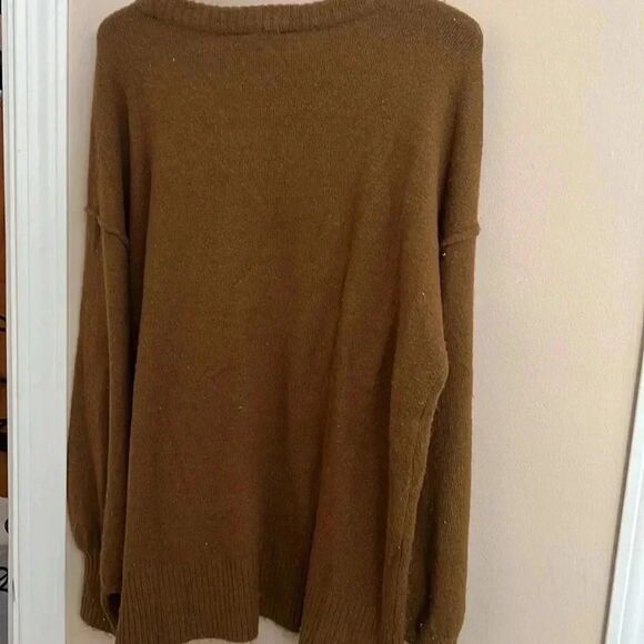 (12)RD  Style sweater - Picture 3 of 3